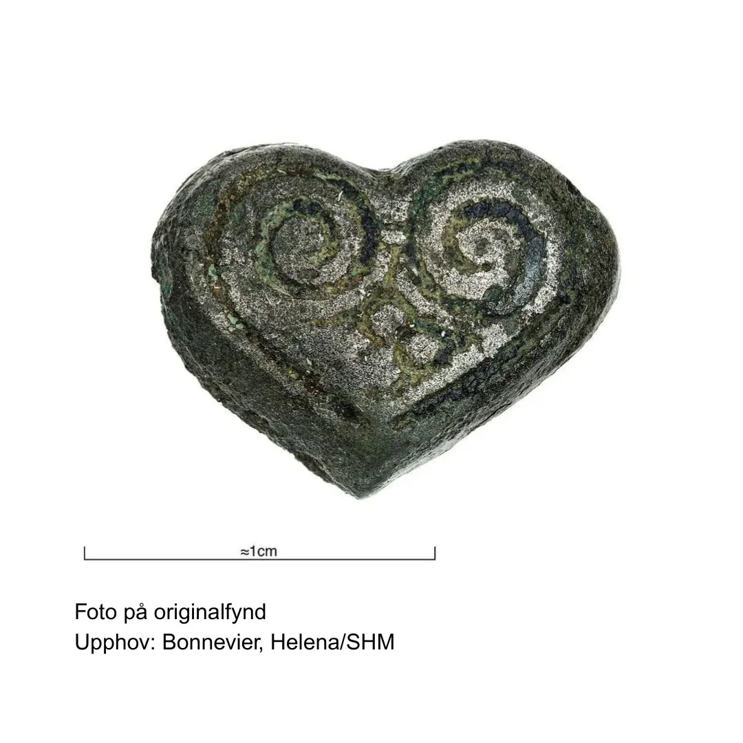 Birka Heart Earrings, Bronze - Image 3