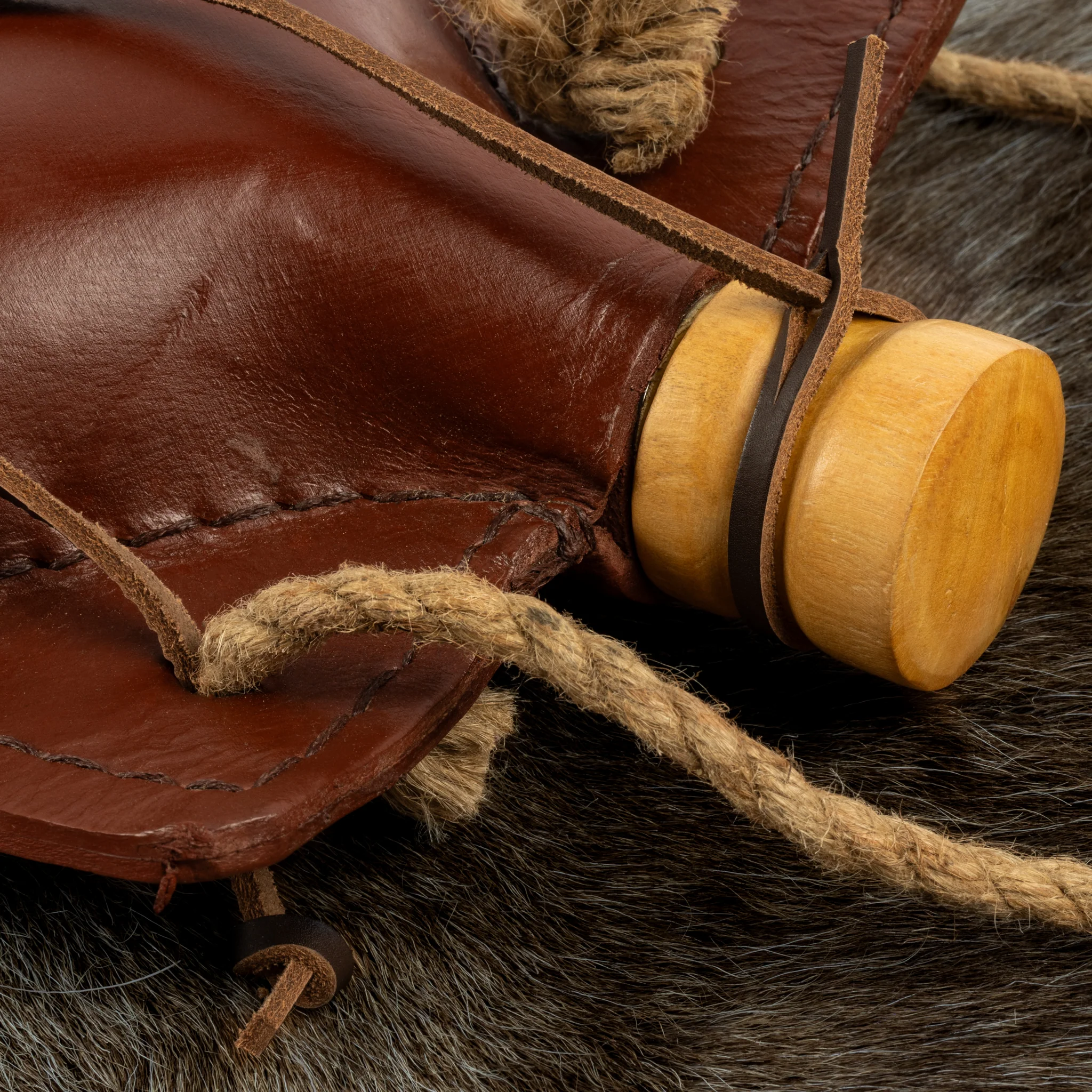 Leather Water Bottle - Image 3