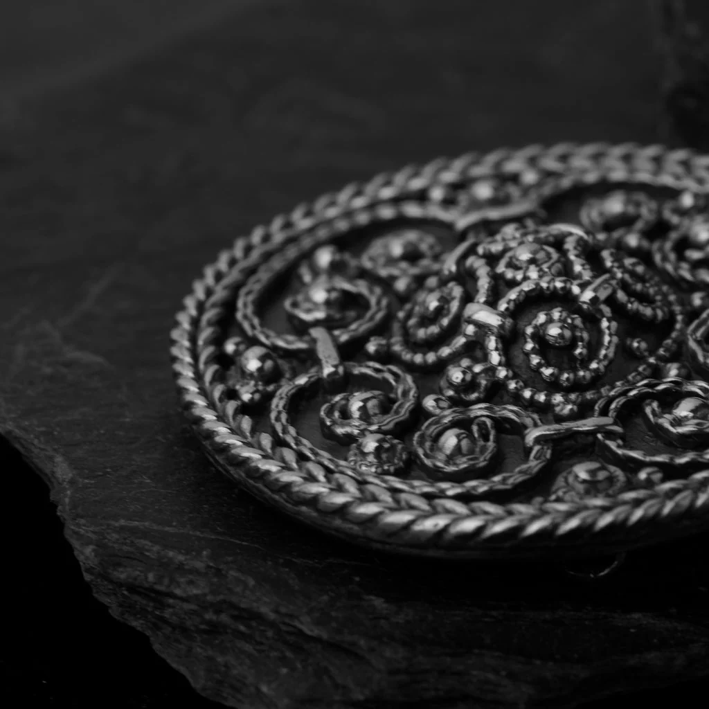 Premium Filigree Brooch, Silver - Image 2