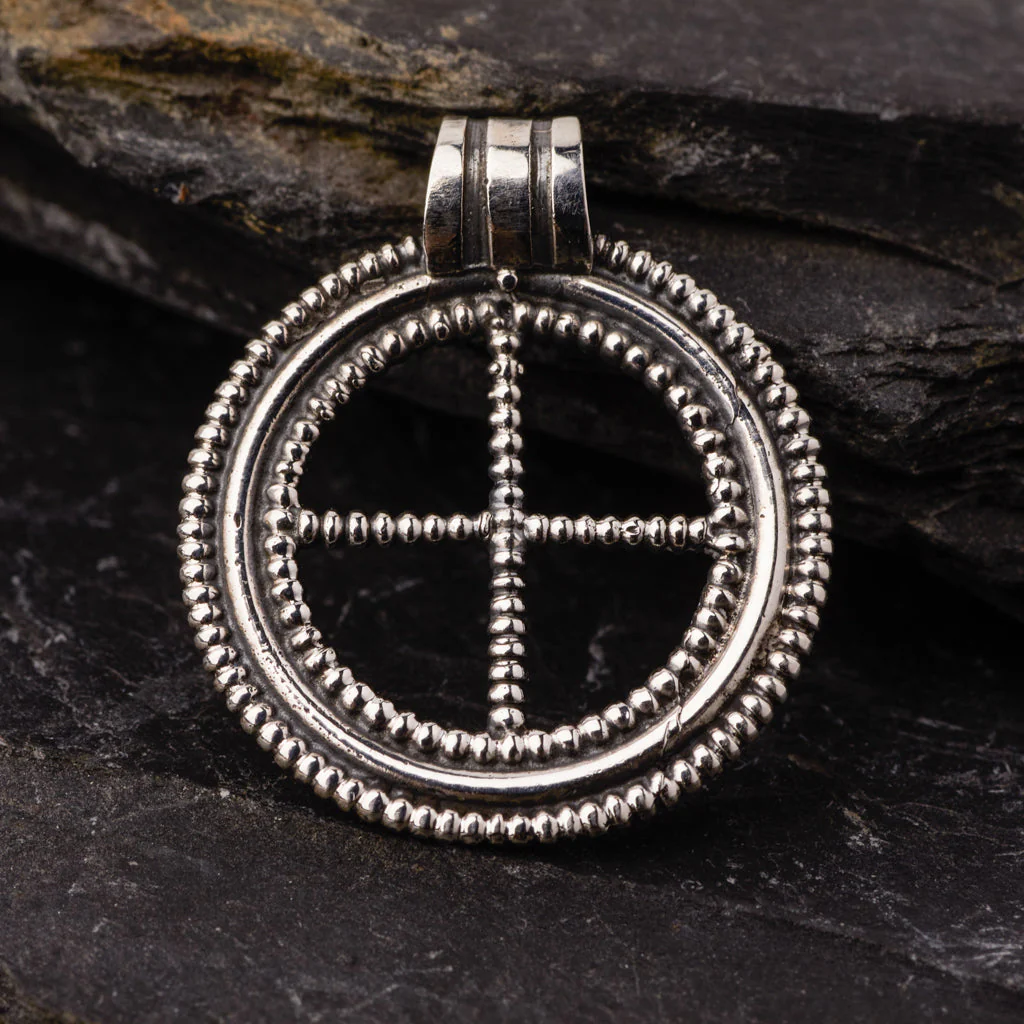 Premium King’s Field Pendant, Silver - Image 4