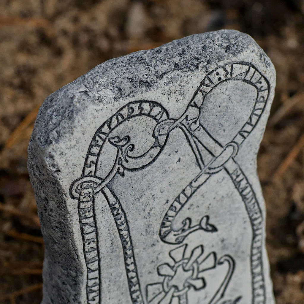 Runestone, Järvsta - Image 2