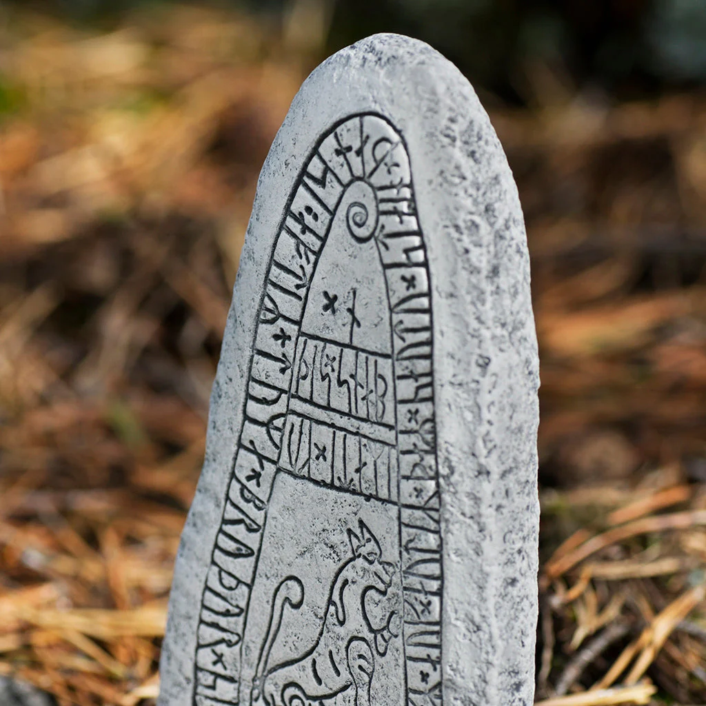 Runestone, Skårby-Marsvinsholm - Image 2