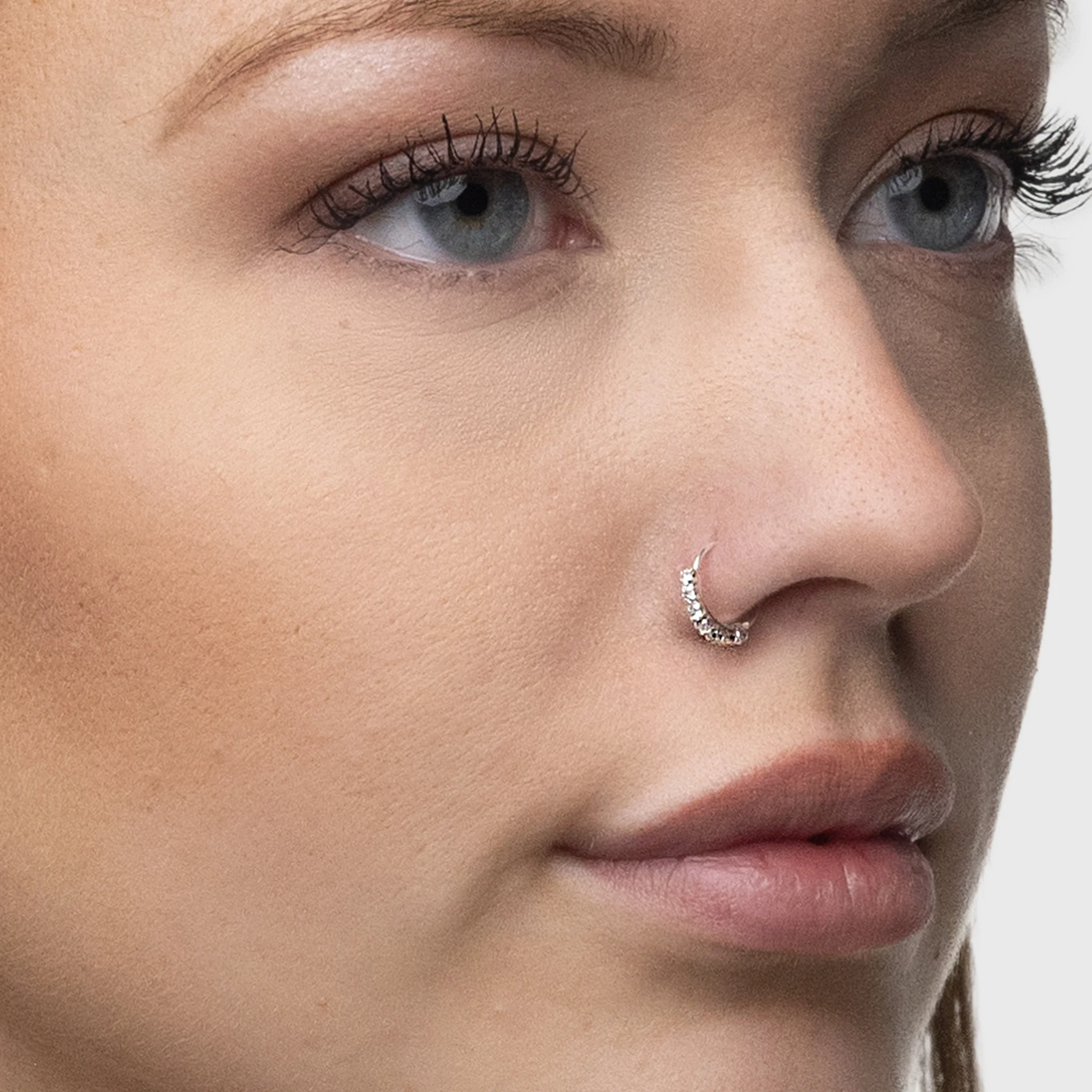 Silver Nose Ring, 7 clear Stones - Image 2